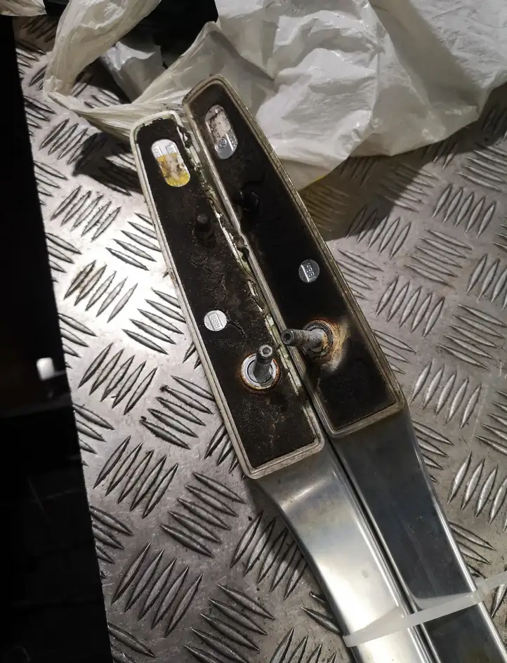 Volkswagen PASSAT B6 (2005 - 2010)   Рейлинг крыши 