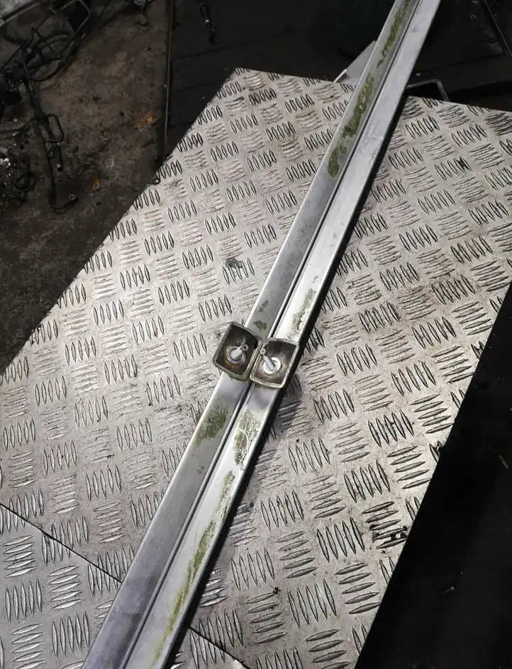 Volkswagen PASSAT B6 (2005 - 2010)   Рейлинг крыши 