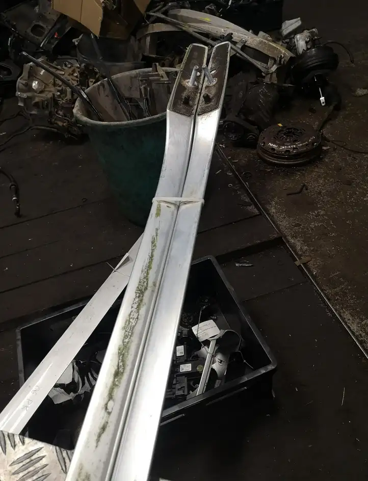 Volkswagen PASSAT B6 (2005 - 2010)   Рейлинг крыши 