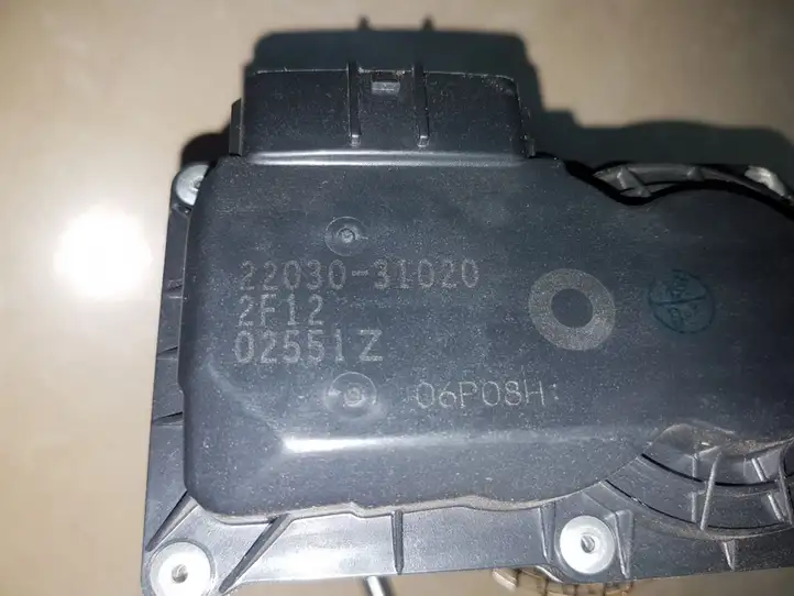 Lexus GS250 300 350 300h 450h (2011 - 2015) 2203031020 Дроссельная заслонка — фото 3