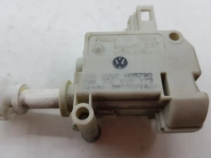 Volkswagen PASSAT B6 (2005 - 2010) 3C0810773 Привод замка крышки топливного бака — фото 2