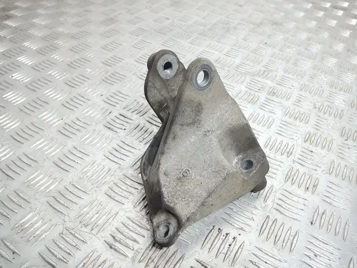 Nissan Qashqai (2006 - 2010) F6043000 Кронштейн двигателя — фото 1