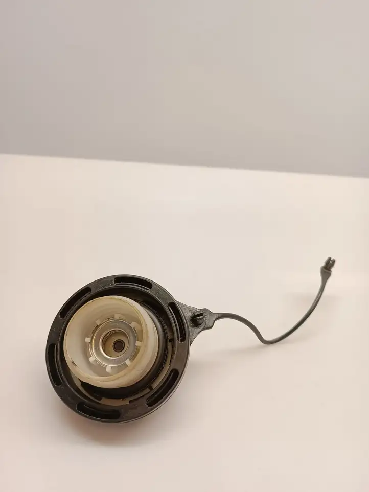 Kia Ceed (2006 - 2010) Крышка топливного бака — фото 2