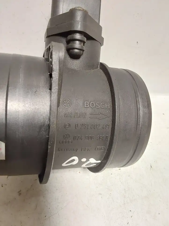 Audi A3/S3 8P (2003 - 2005) 074906461B Датчик массового расхода воздуха — фото 3