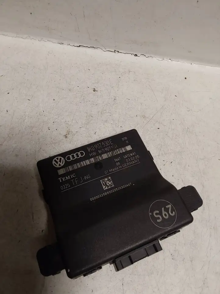 Volkswagen Touran I (2003 - 2010)  1K0907530E Модуль управления gateway