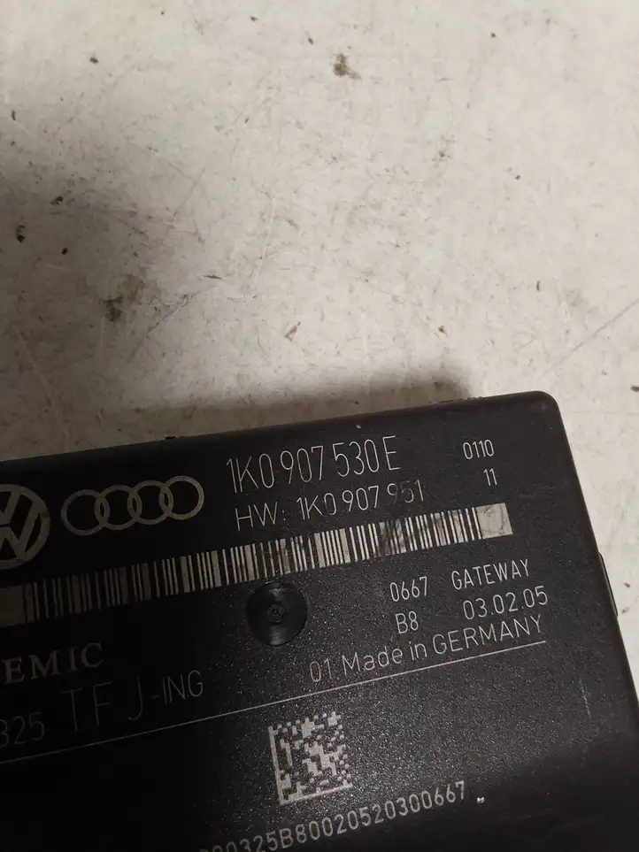 Volkswagen Touran I (2003 - 2010)  1K0907530E Модуль управления gateway