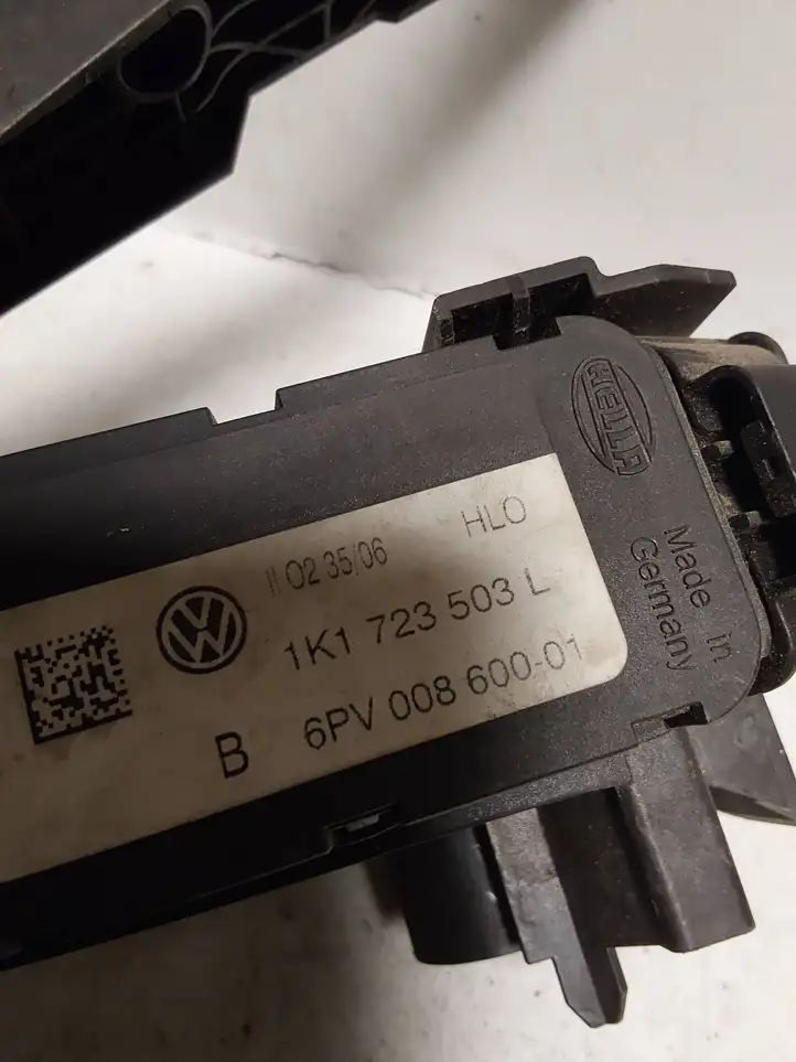 Volkswagen PASSAT B6 (2005 - 2010) 1K1723503L Педаль акселератора — фото 2