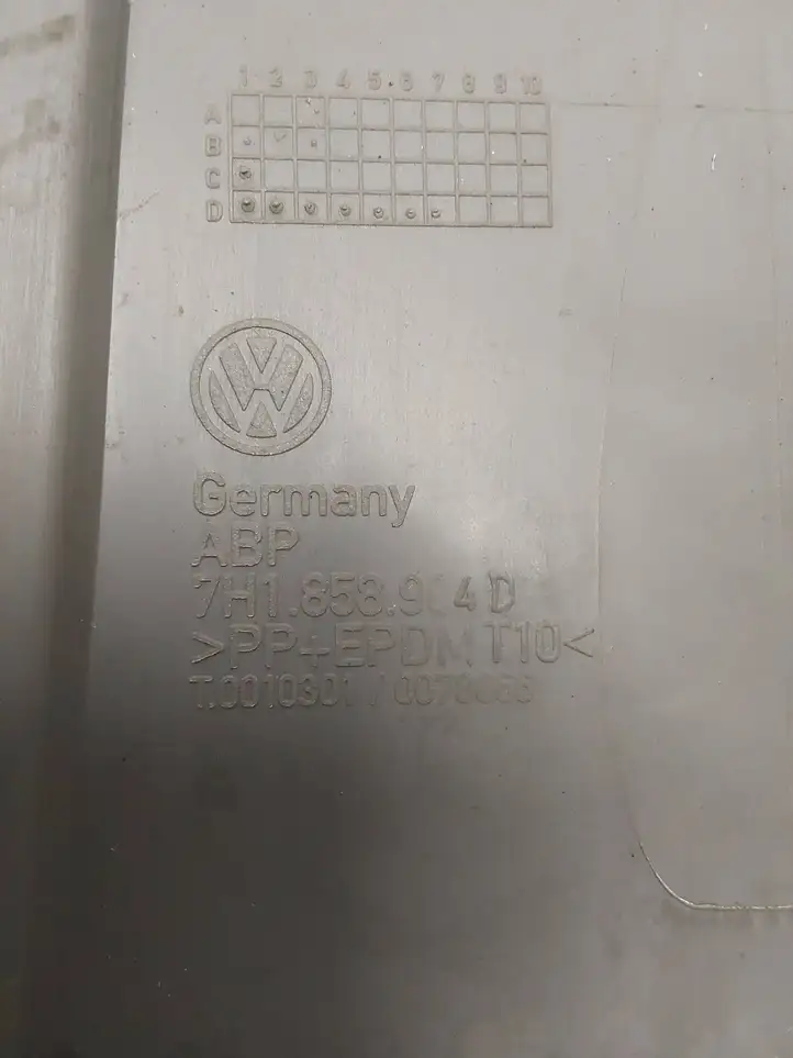 Volkswagen Transporter - Caravelle T5 (2003 - 2009) 7H1858904D Нижняя отделка панели приборов — фото 2