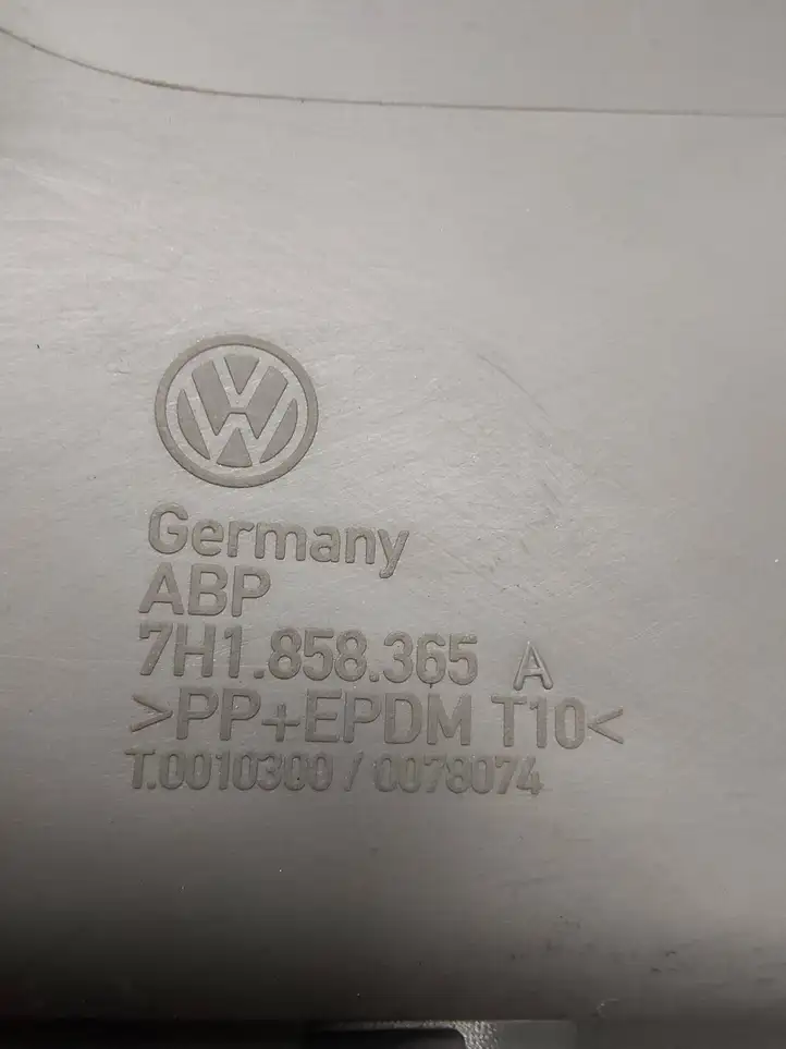 Volkswagen Transporter - Caravelle T5 (2003 - 2009) 7H1858365A Нижняя отделка панели приборов — фото 2