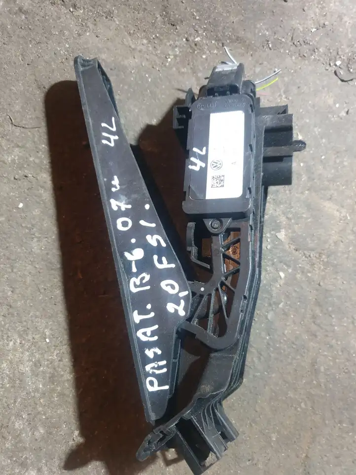 Volkswagen PASSAT B6 (2005 - 2010) 1K1721503L Педаль акселератора — фото 1