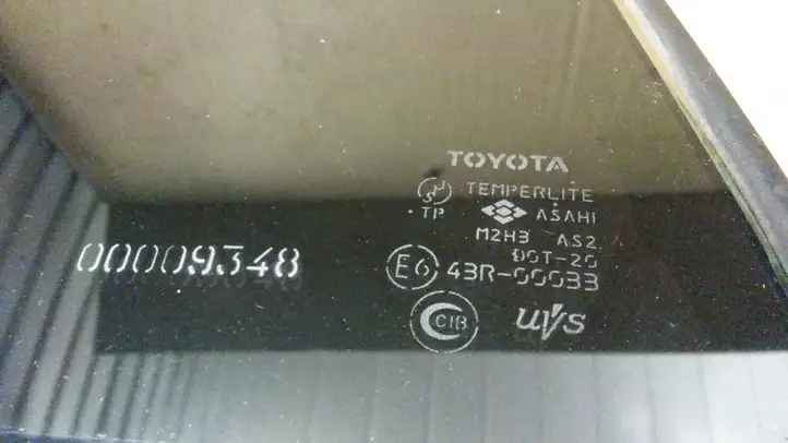 Toyota RAV 4 (XA20) (2000 - 2005) Форточка двери — фото 3