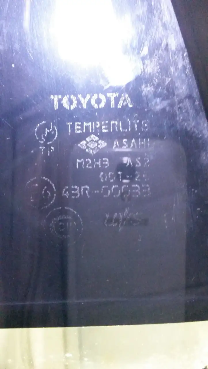 Toyota RAV 4 (XA20) (2000 - 2005) Форточка двери — фото 3