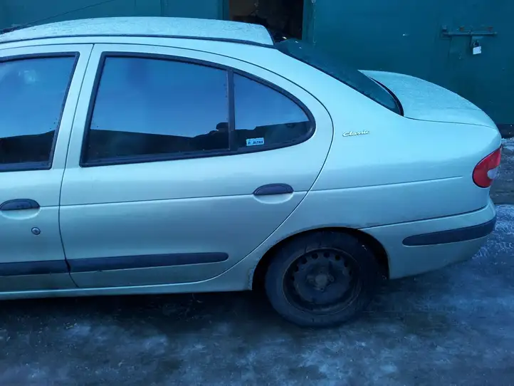 Renault Megane I (1995 - 2002) Форточка двери — фото 2
