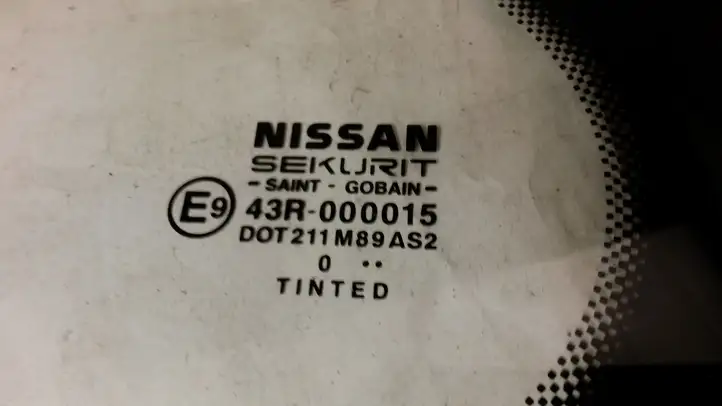 Nissan (2000 - 2006) Заднее боковое стекло — фото 3