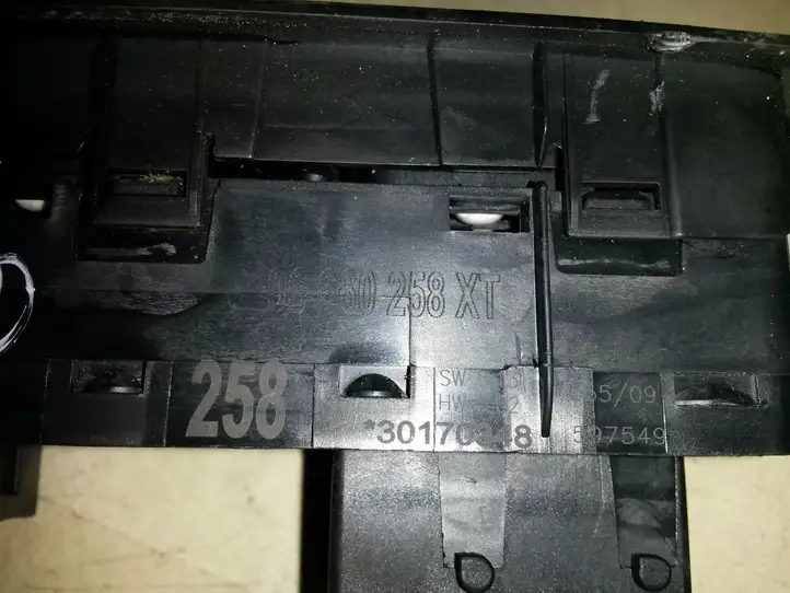 Citroen C5 (2008 - 2017) 96660258XT Кнопка стеклоподъемников — фото 3