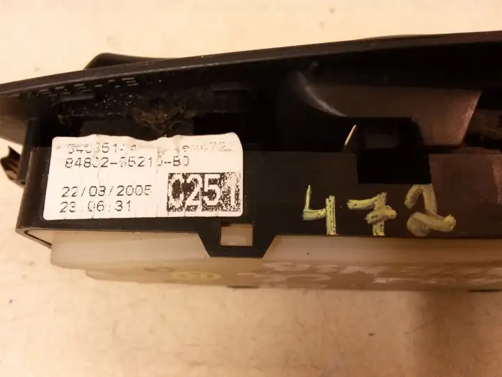 Toyota Avensis T250 (2003 - 2006) 8480205210BO Блок кнопок стеклоподъемников — фото 3