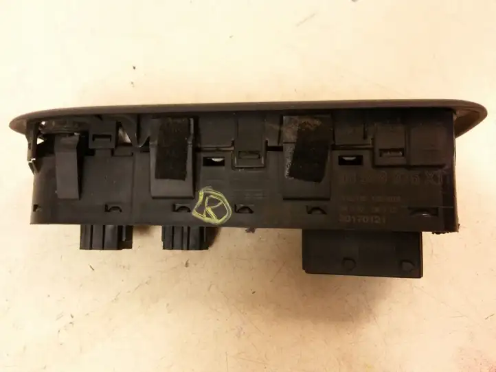 Citroen C5 (2008 - 2017) 96599975XT Кнопка стеклоподъемников — фото 4