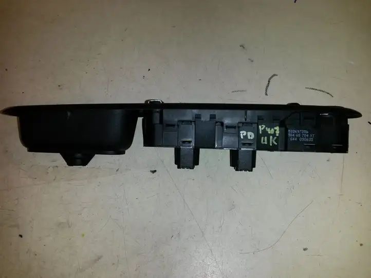 Peugeot 407 (2004 - 2011) 96468704XT Кнопка стеклоподъемников — фото 3
