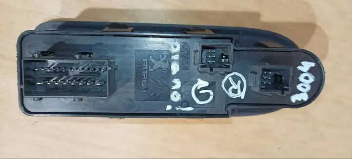 Citroen C5 (2008 - 2017) 96644917XT Кнопка стеклоподъемников — фото 9