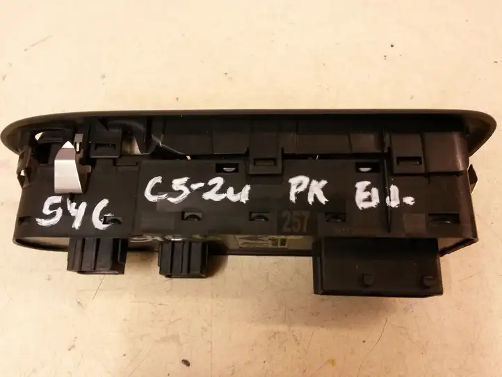 Citroen C5 (2008 - 2017) 96660257XT Кнопка стеклоподъемников — фото 3