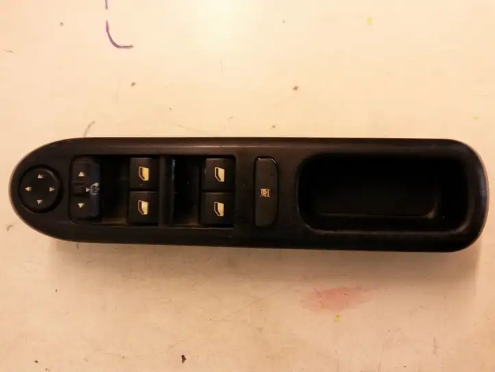 Peugeot 407 (2004 - 2011) 96468704XT Кнопка стеклоподъемников — фото 1