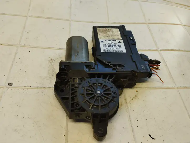 Audi A4 S4 B7 8E 8H (2004 - 2009) 105849103 Стеклоподъемник задней двери — фото 1