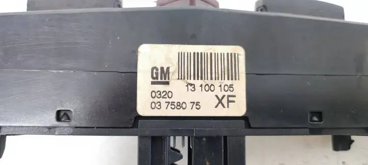 Opel Astra H (2004 - 2009) 03758075 Включатель аварийных фонарей — фото 2