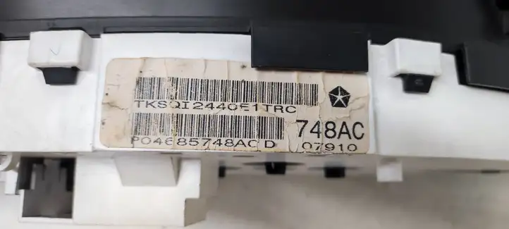 Chrysler Voyager (2001 - 2004)  P04685748AC Спидометр (приборный щиток)