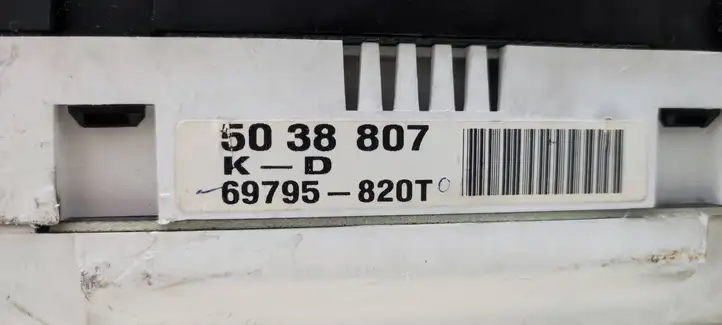 Saab 9-3 Ver1 (1998 - 2005)  69795820T Спидометр (приборный щиток)