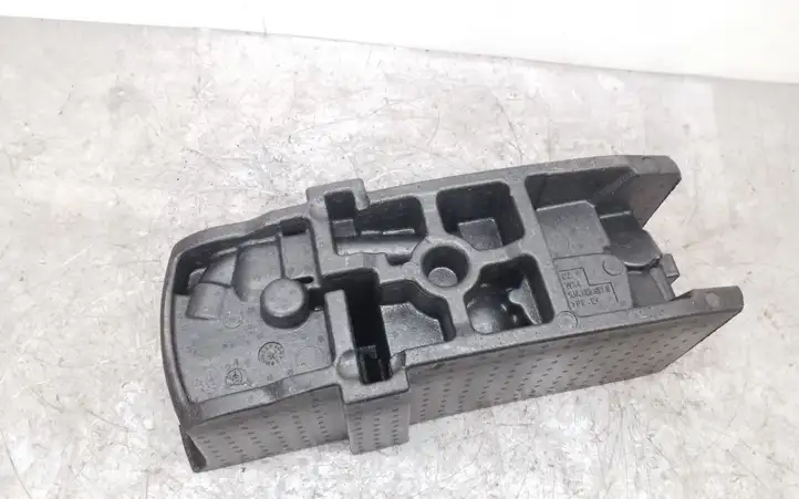 Skoda Rapid (NH) (2012 - 2019)  5JA863957B Ящик для инструментов