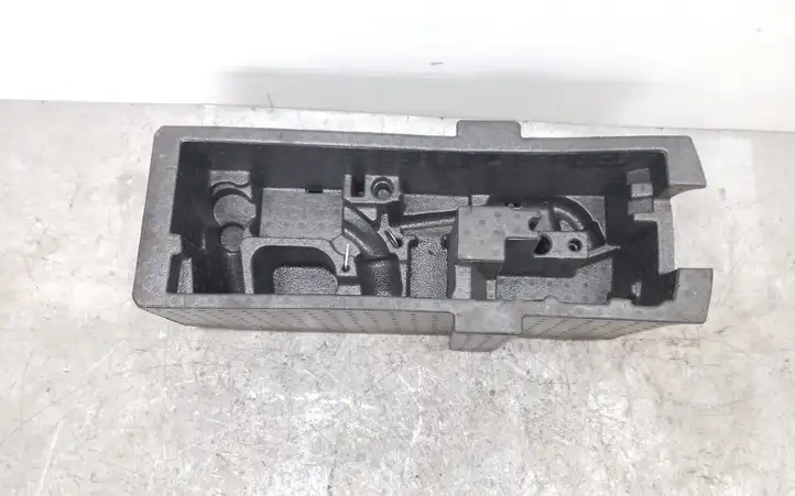 Skoda Rapid (NH) (2012 - 2019)  5JA863957B Ящик для инструментов