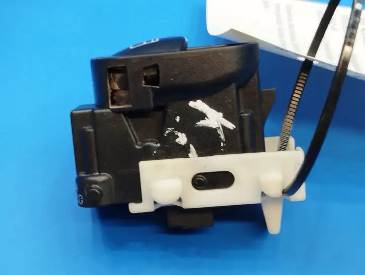 Mercedes-Benz C W203 (2000 - 2007)  A2038200210 Кнопка стеклоподъемников