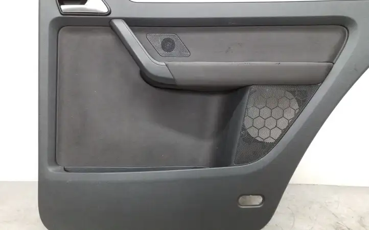 Volkswagen Touran II (2010 - 2016) 1T0867212 Обшивка задней двери — фото 4