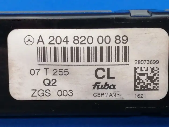 Mercedes-Benz C W204 (2007 - 2014) A2048200089 Усилитель антенны — фото 6