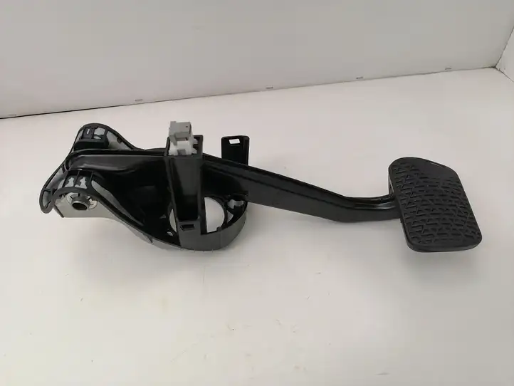 Mercedes-Benz E W212 (2009 - 2016)  pp204290021 Тормозная педаль