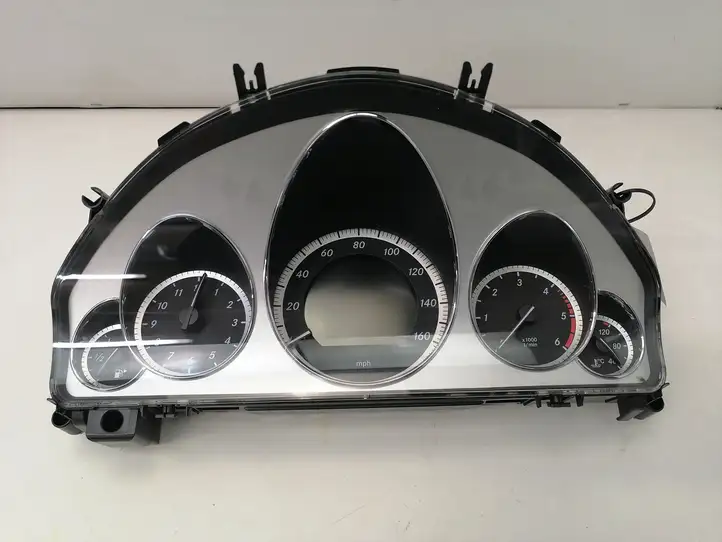 Mercedes-Benz E W212 (2009 - 2016)  A2129001508 Спидометр (приборный щиток)