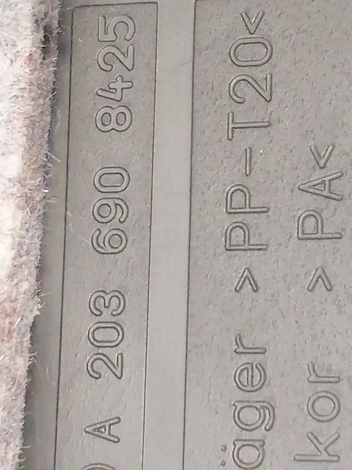 Mercedes-Benz C W203 (2000 - 2007)  A2036908425 Нижний отделочный щит бока багажника