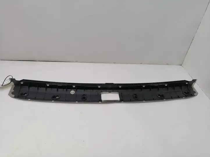 Mercedes-Benz C W203 (2000 - 2007)  A2036901887 Отделка порога багажника