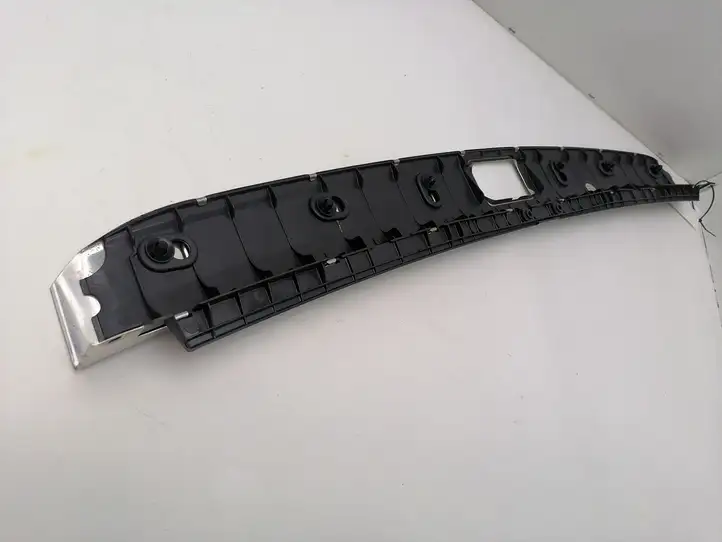 Mercedes-Benz C W203 (2000 - 2007)  A2036901887 Отделка порога багажника