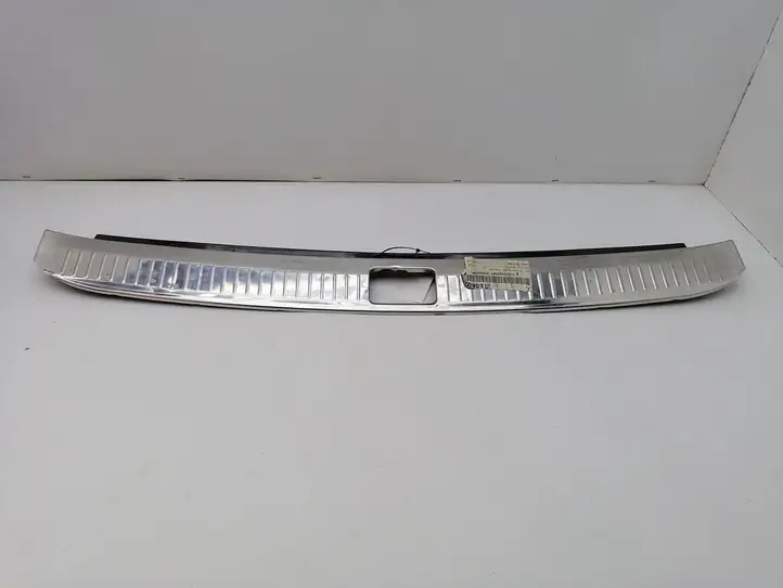 Mercedes-Benz C W203 (2000 - 2007) A2036901887 Отделка порога багажника — фото 1