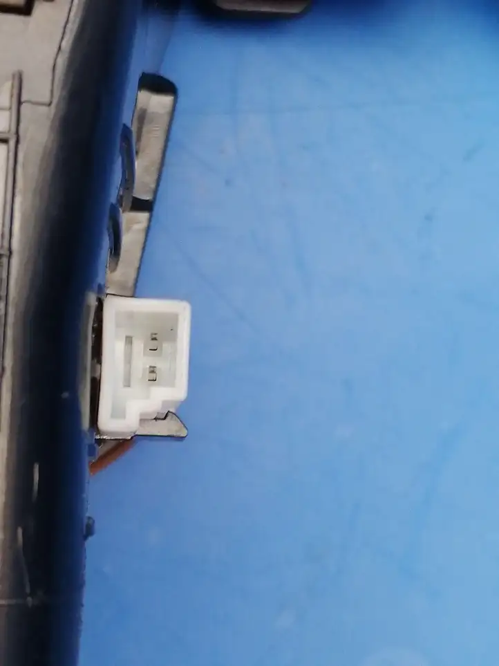 Mercedes-Benz E W212 (2009 - 2016)  a2128302754 Боковая воздушный дефлектор