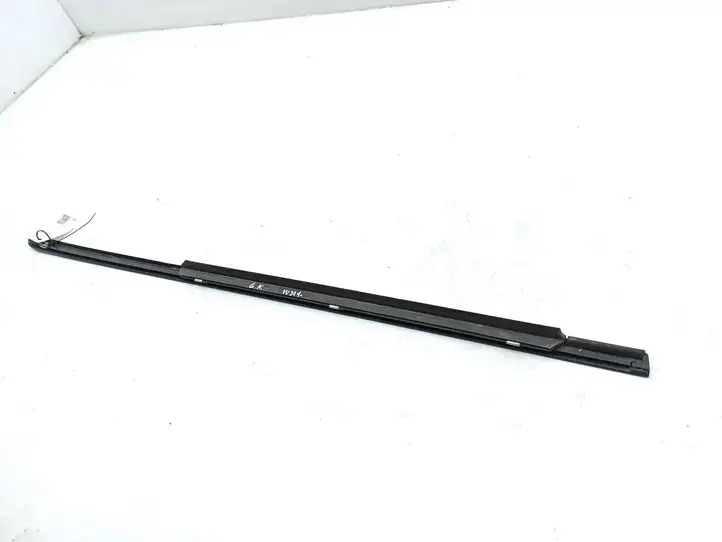 Mercedes-Benz E W211 (2002 - 2009) A2117350565 Накладка стекла задней двери — фото 5