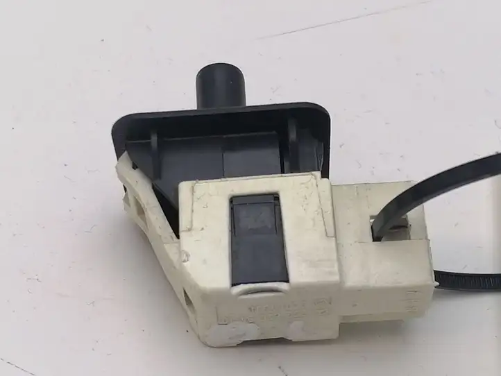 Mercedes-Benz C W203 (2000 - 2007) 2028209410 Датчик открытия задней двери — фото 1