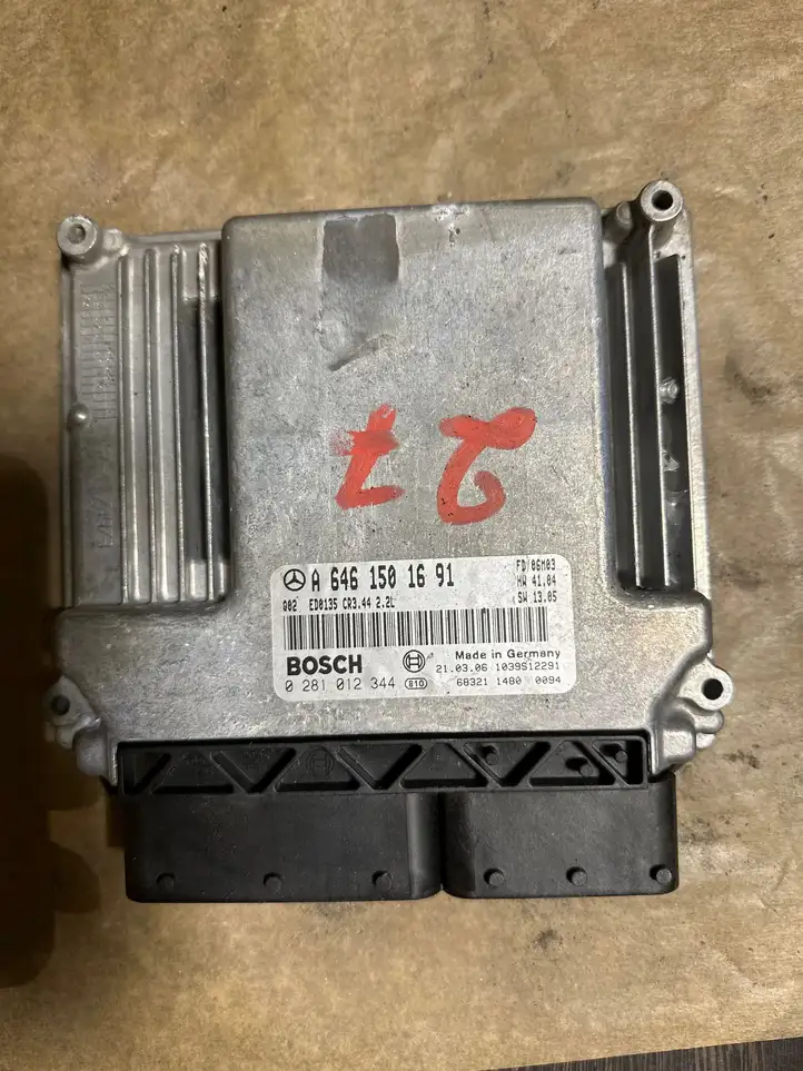 Mercedes-Benz C W203 (2000 - 2007)  A6461501691 Блок управления двигателя