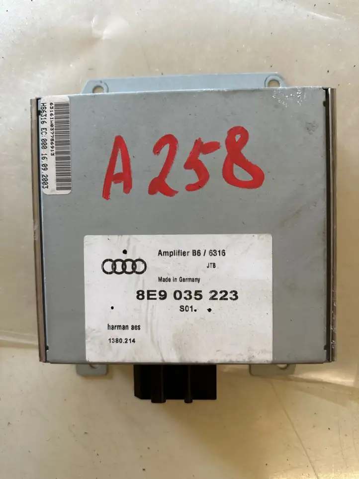 Audi A4 S4 B7 8E 8H (2004 - 2009) 8E9035223 Усилитель звука — фото 2