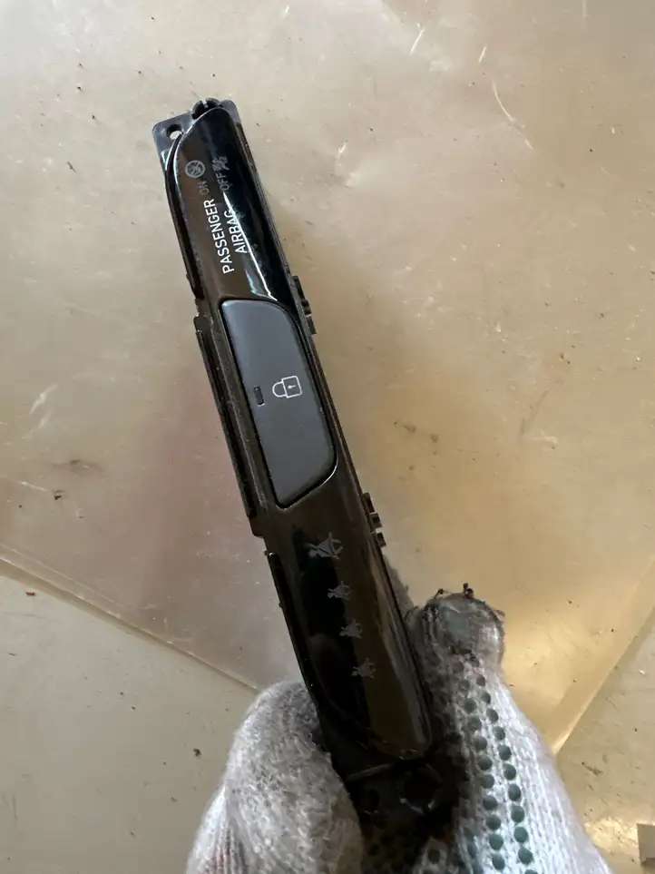 Hyundai i30 (2015 - 2017)  93770G4000 Другие включатели / ручки/ переключатели