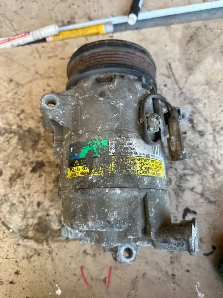 Opel Astra H (2004 - 2009) 383601234 Компрессор (насос) кондиционера воздуха — фото 1