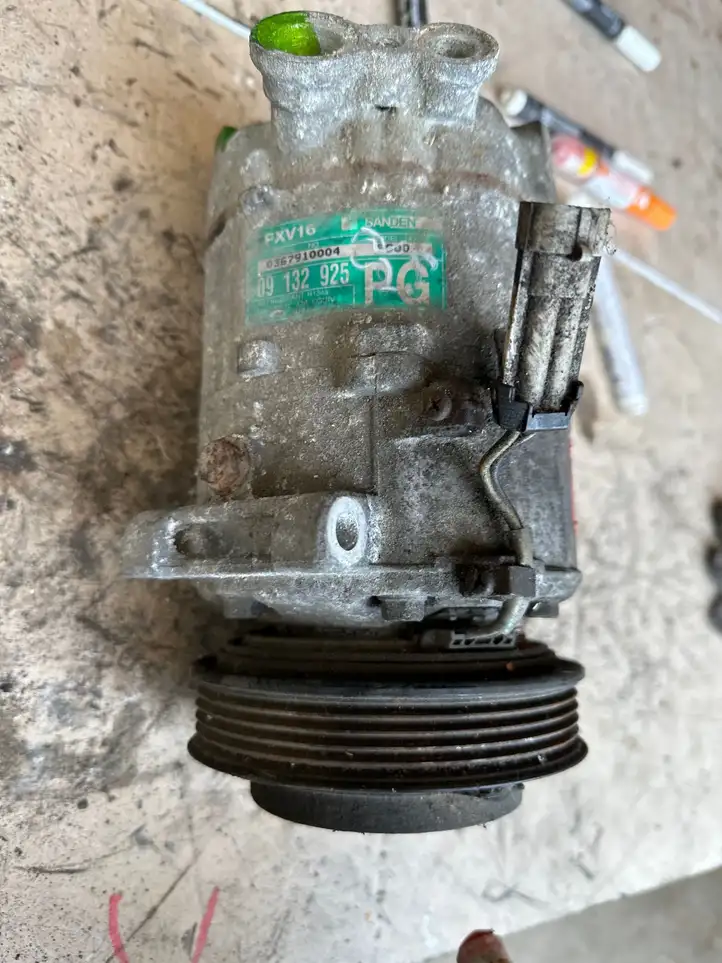 Opel Zafira B (2003 - 2006) 09132925 Компрессор (насос) кондиционера воздуха — фото 3