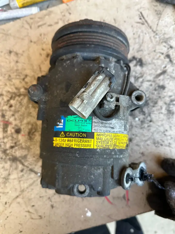 Opel Astra H (2004 - 2009) 383601234 Компрессор (насос) кондиционера воздуха — фото 1