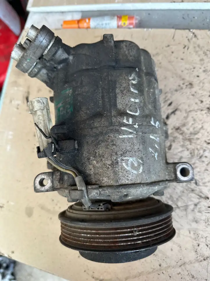 Opel Zafira B (2003 - 2006) 09132925 Компрессор (насос) кондиционера воздуха — фото 1